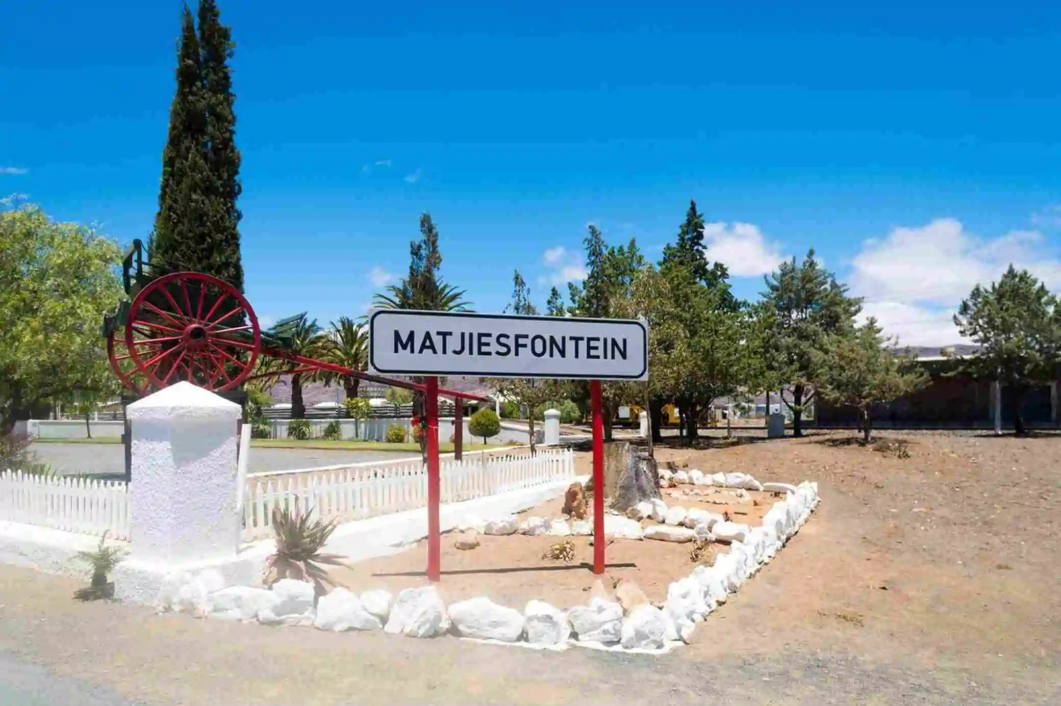Matjiesfontein – A charming Victorian-era village, known for its rich Anglo-Boer War history and vintage railway station