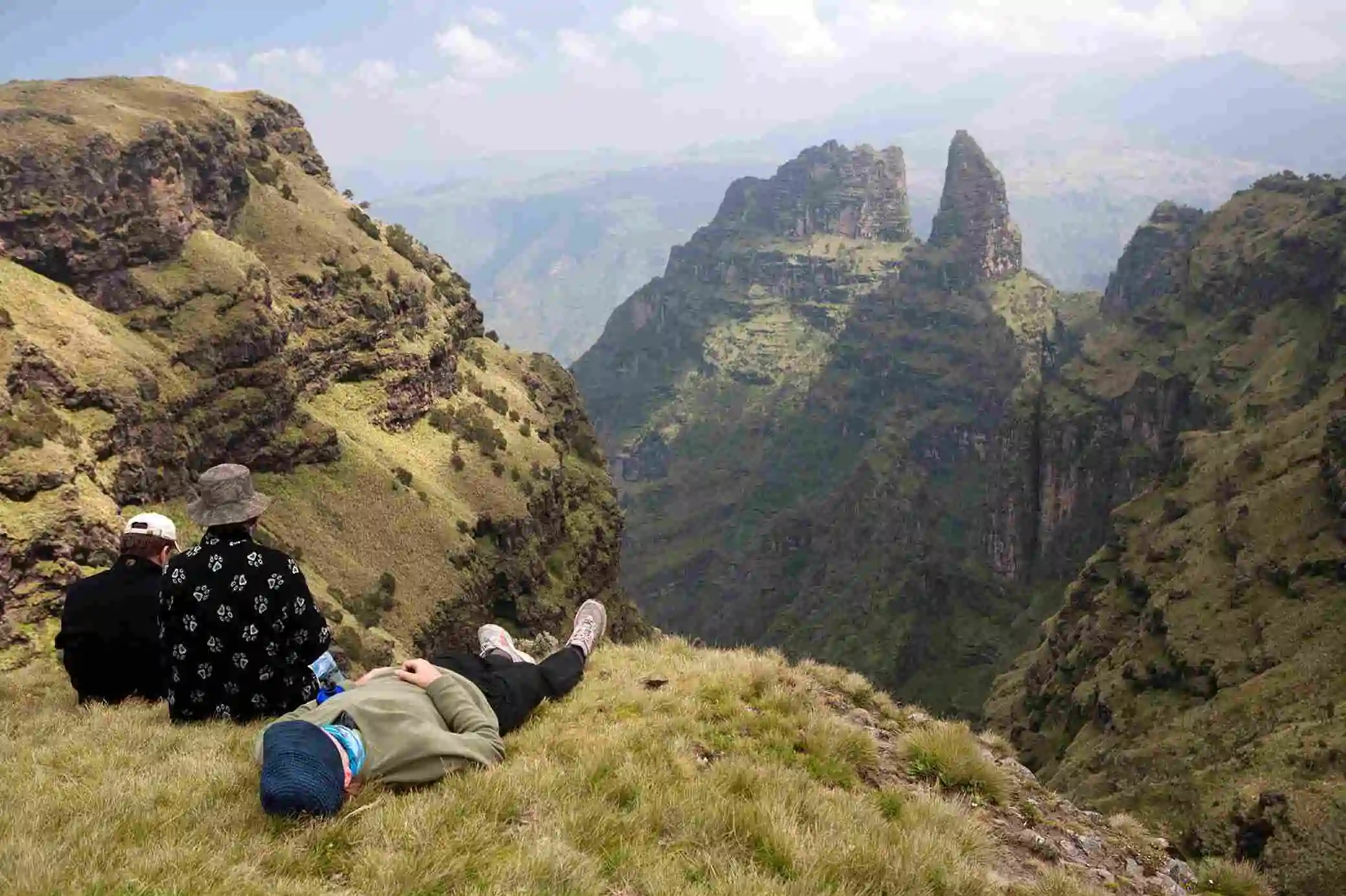 Scenic Beauty – Travel through deserts, savannahs, mountains, and waterfalls, offering diverse views throughout the journey